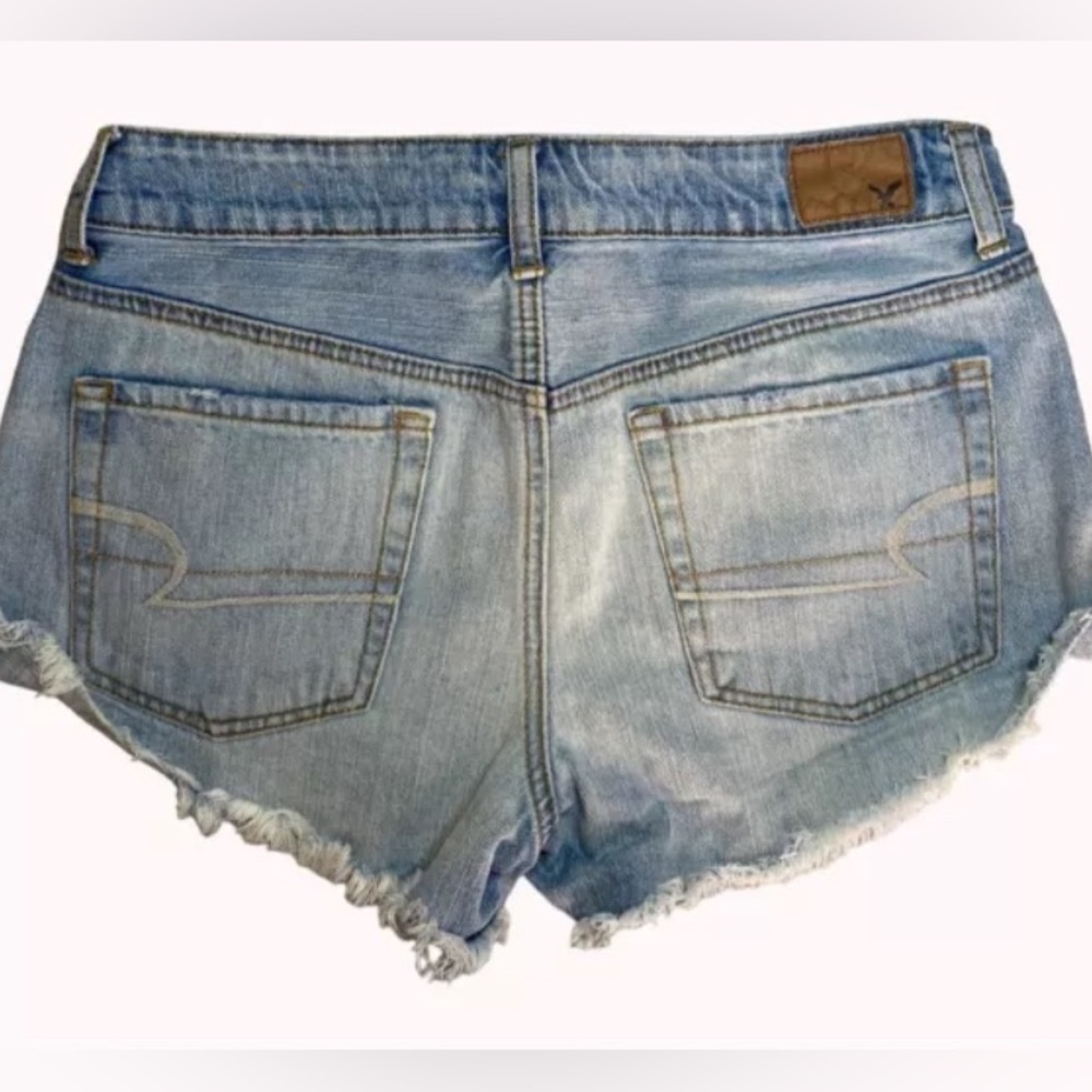 American Eagle Denim Shorts Distressed Embroidered Feathers Light Wash Size 4 - Picture 2 of 9